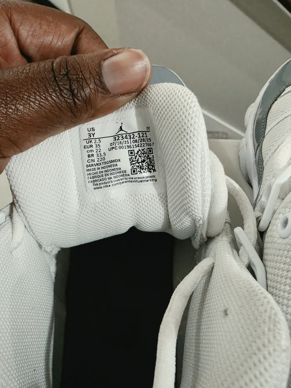 Nike Air Jordan White Kids Sneakers (3Y)